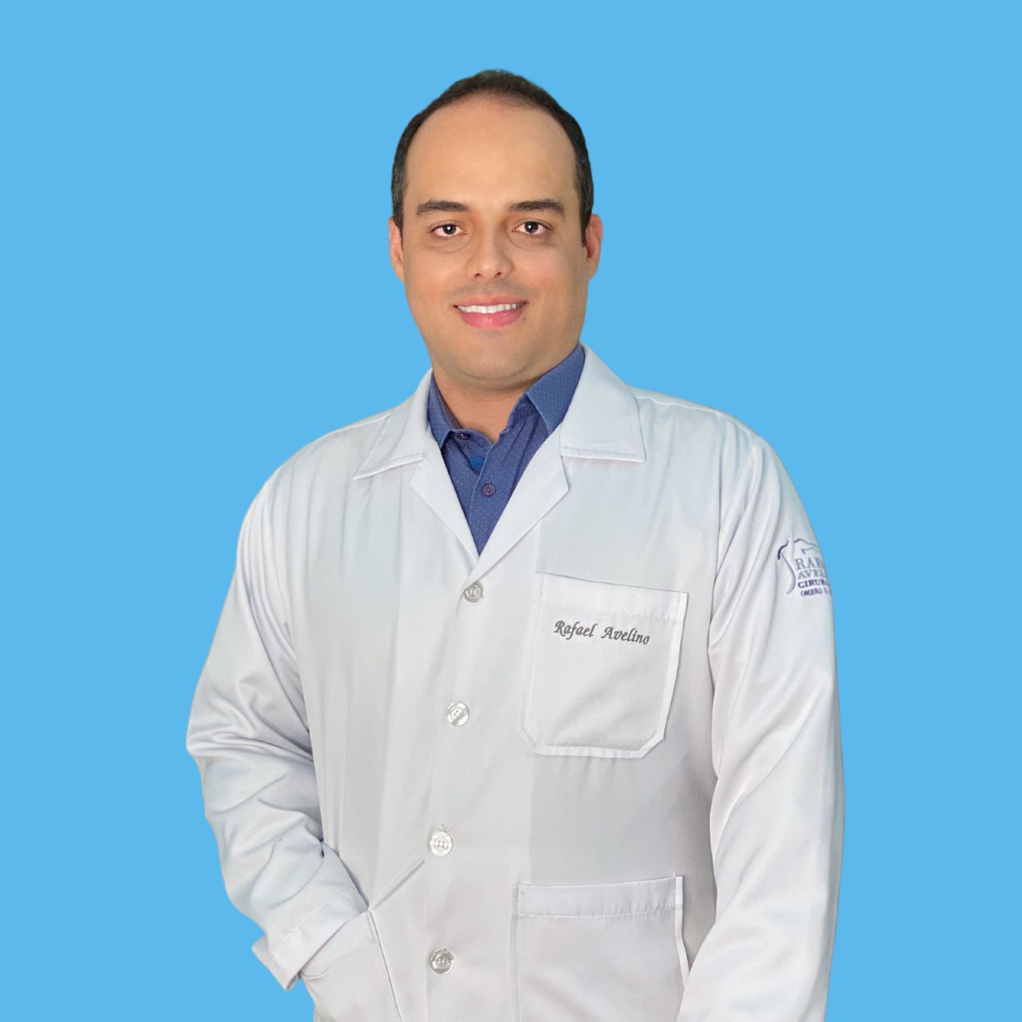 Fellowship em Monitorização Neurofisiológica Intraoperatória na Duke University Medical Center; Membro Titular da Sociedade Brasileira de Neurofisiologia Clínica e Membro Titular da Academia Brasileira de Neurologia; Mestrado em Neurologia pela Faculdade de Medicina de Ribeirão Preto - USP; Especialização em Neurofisiologia Clínica pelo Hospital das Clínicas da Faculdade de Medicina de Ribeirão Preto - USP; Especialização em Doenças Neuromusculares, Neuroimunologia e Neurogenética pelo Hospital das Clínicas da Faculdade de Medicina de Ribeirão Preto - USP; Residência Médica em Neurologia pelo Hospital das Clínicas da Faculdade de Medicina de Ribeirão Preto - USP;  Graduação em Medicina pela Universidade Federal do Amazonas (UFAM).