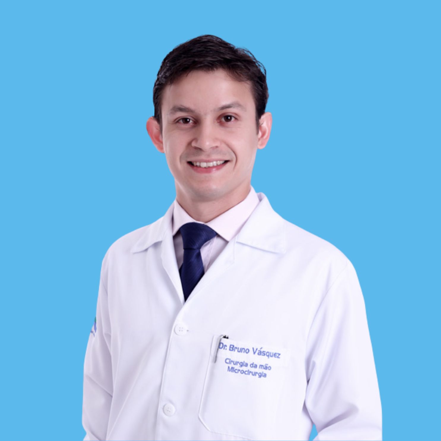 Fellowship em Monitorização Neurofisiológica Intraoperatória na Duke University Medical Center; Membro Titular da Sociedade Brasileira de Neurofisiologia Clínica e Membro Titular da Academia Brasileira de Neurologia; Mestrado em Neurologia pela Faculdade de Medicina de Ribeirão Preto - USP; Especialização em Neurofisiologia Clínica pelo Hospital das Clínicas da Faculdade de Medicina de Ribeirão Preto - USP; Especialização em Doenças Neuromusculares, Neuroimunologia e Neurogenética pelo Hospital das Clínicas da Faculdade de Medicina de Ribeirão Preto - USP; Residência Médica em Neurologia pelo Hospital das Clínicas da Faculdade de Medicina de Ribeirão Preto - USP;  Graduação em Medicina pela Universidade Federal do Amazonas (UFAM).